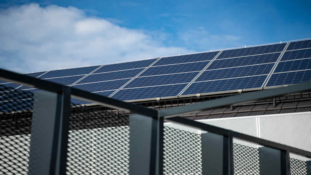 Zakelijke energiecontract met zonnepanelen voor zzp